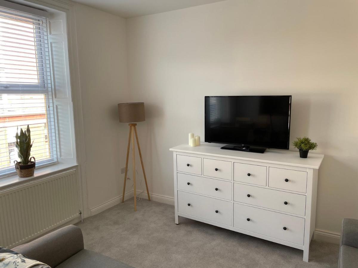 Apartment #2 - At 12 Story St Kingston upon Hull Bagian luar foto