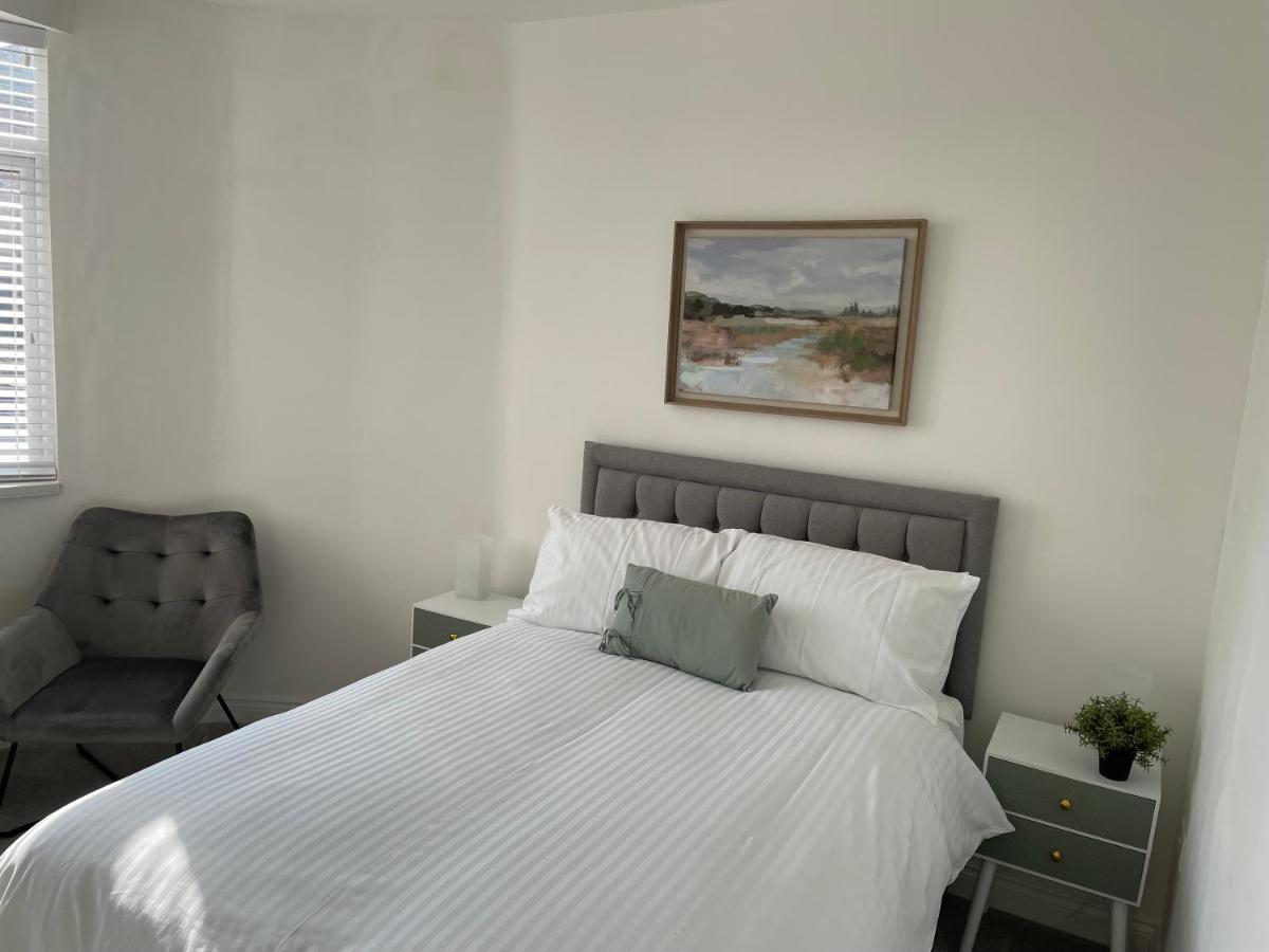 Apartment #2 - At 12 Story St Kingston upon Hull Bagian luar foto